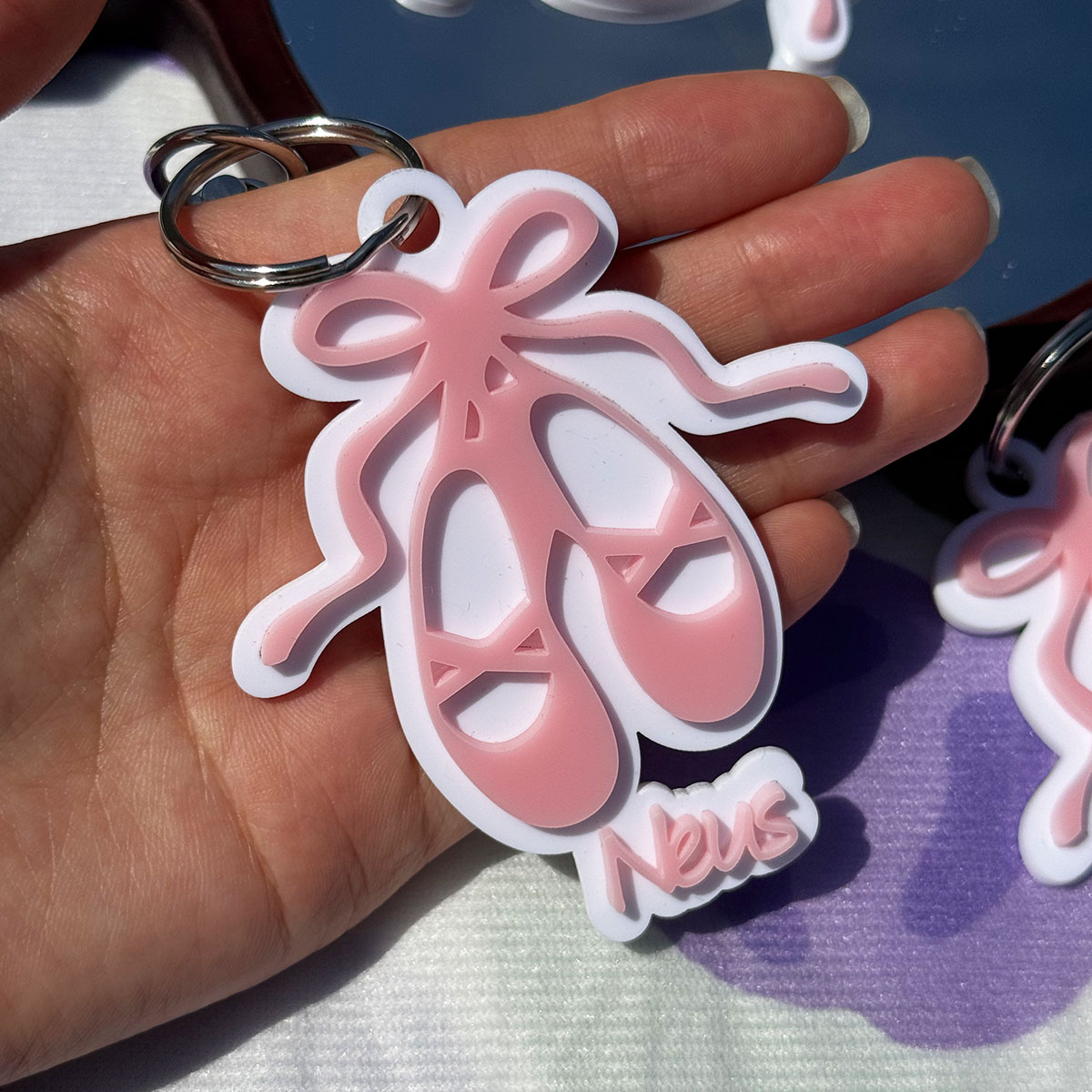 Custom Name Acrylic Keychain P - Men Shoes Name ulasan dan harga