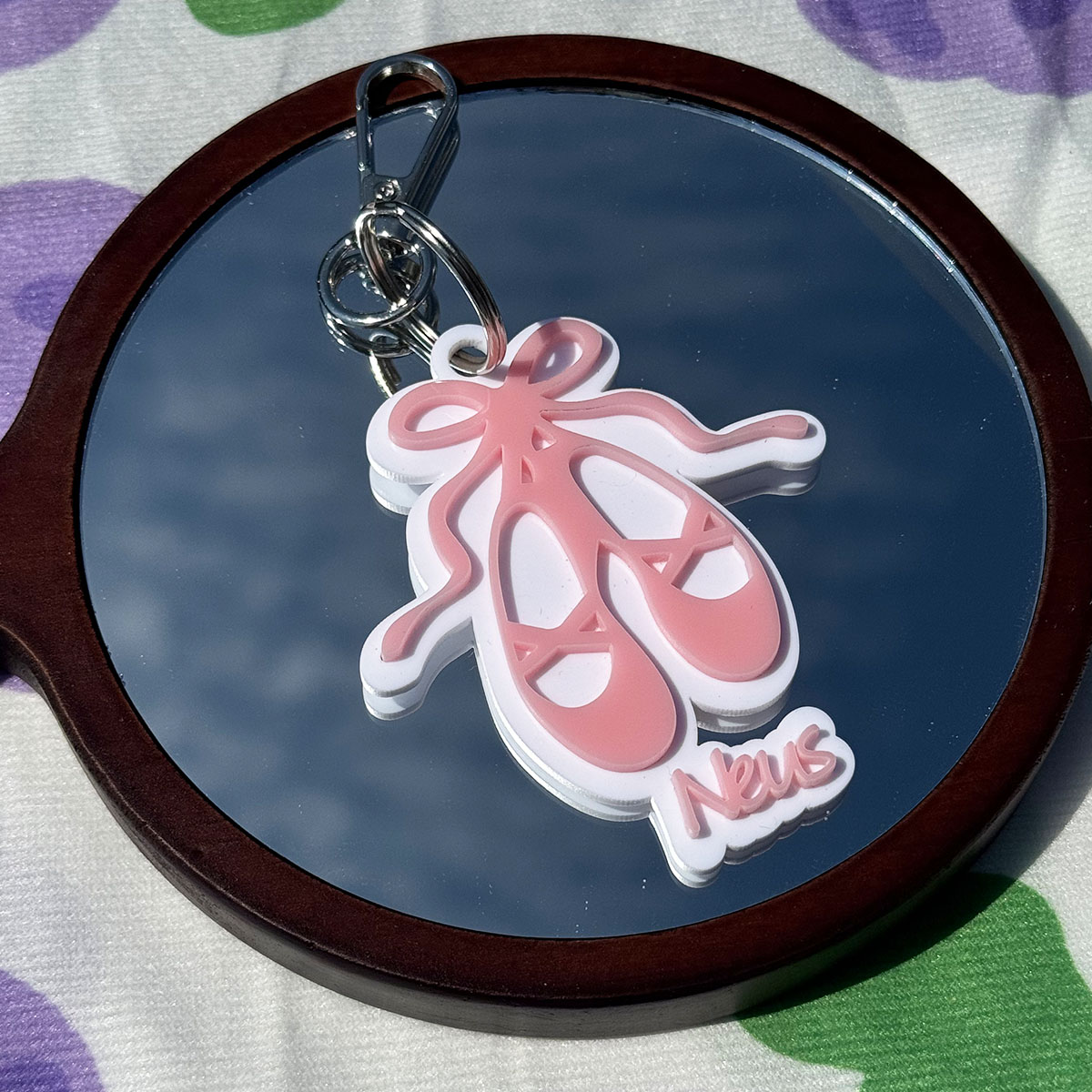 Custom Name Acrylic Keychain P - Men Shoes Name ulasan dan harga